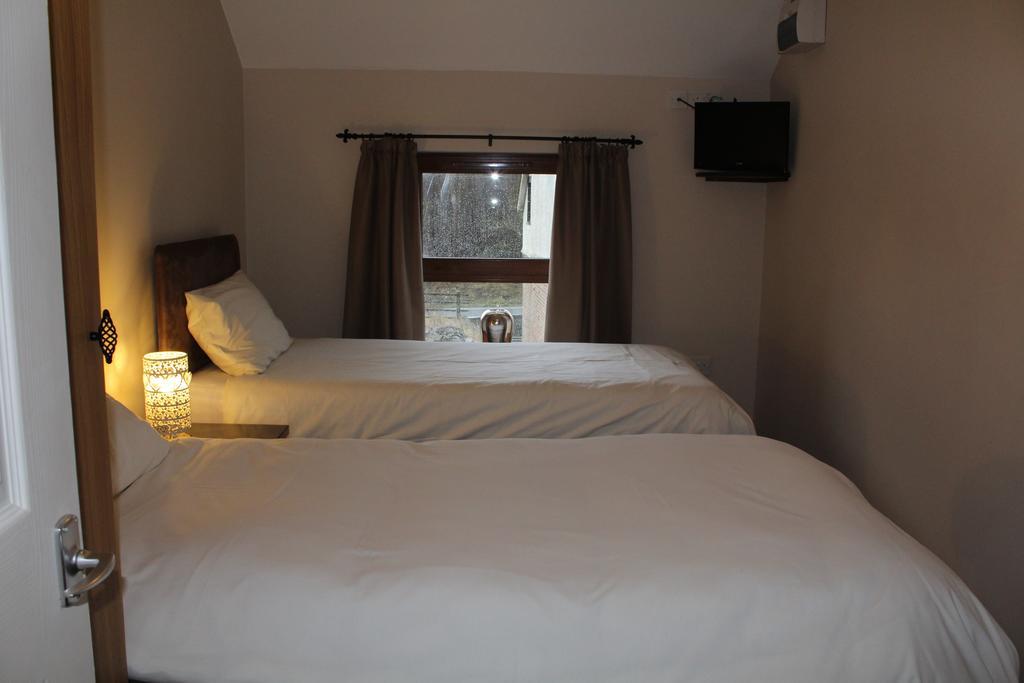 Bed and Breakfast The Nags Head Tredegar Nant-y-bwch Экстерьер фото